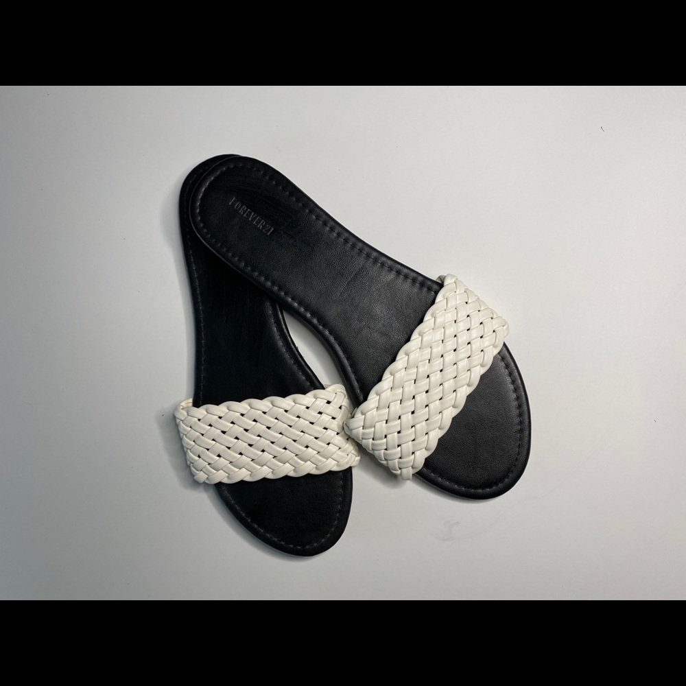 Forever 21 | Black & White Crochet Sandal